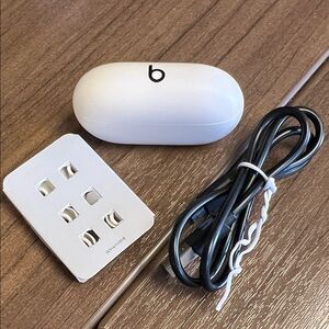 Beats by Dre White Earbud Headphones